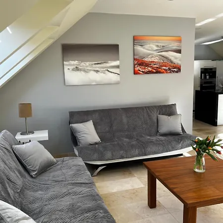 Szara Tuz Przy Wyciagu Na Szrenice Bed and Breakfast 3*