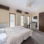 Szara Tuz Przy Wyciagu Na Szrenice Bed and breakfast