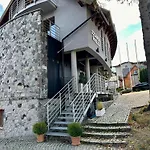 Szara Tuz Przy Wyciagu Na Szrenice Bed and breakfast