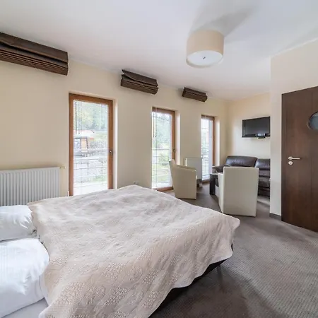 Szara Tuz Przy Wyciagu Na Szrenice Bed & Breakfast