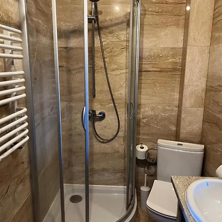 Szara Tuz Przy Wyciagu Na Szrenice Bed & Breakfast