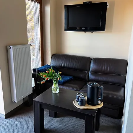 Szara Tuz Przy Wyciagu Na Szrenice Bed & Breakfast 3*