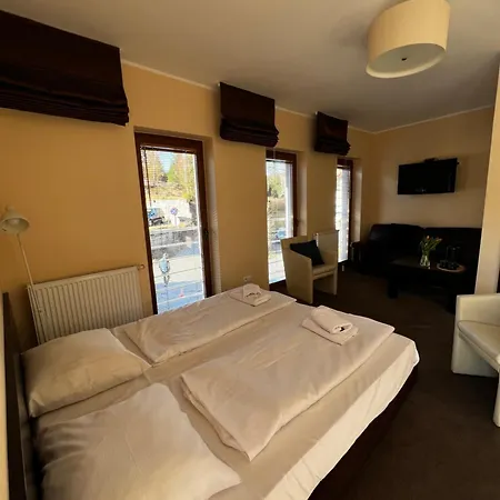 Szara Tuz Przy Wyciagu Na Szrenice 3*