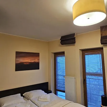 Szara Tuz Przy Wyciagu Na Szrenice 3*