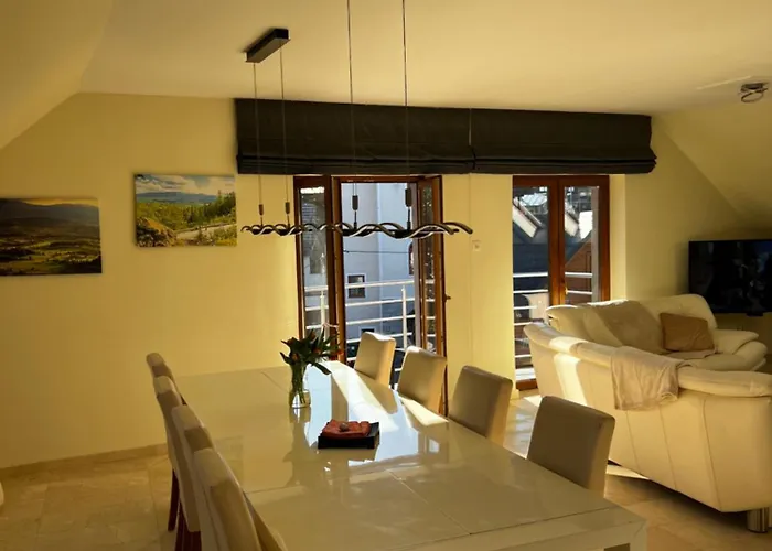 Szara Tuz Przy Wyciagu Na Szrenice