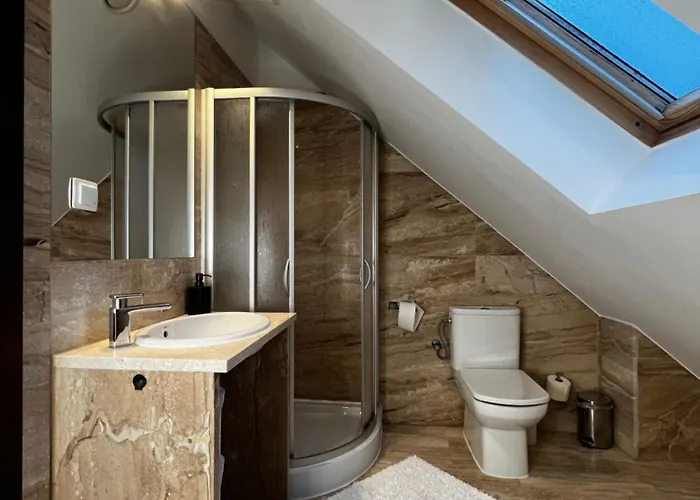 Szara Tuz Przy Wyciagu Na Szrenice Bed and breakfast 3*