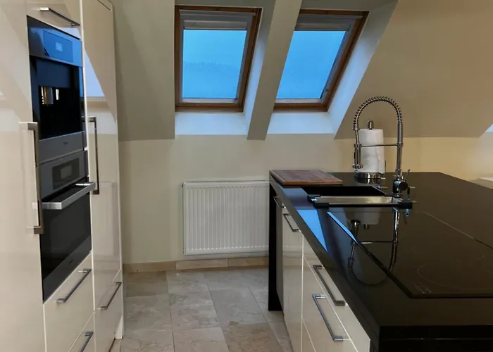 Szara Tuz Przy Wyciagu Na Szrenice 3*